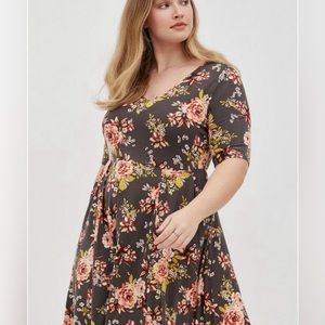 TORRID Mini Super Soft Gray Floral Flowy Skater Dress with Pockets NEW
